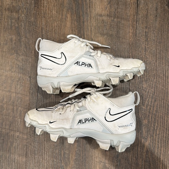 Nike Alpha Menace 3 Boys 2.5Y Shark Football Cleats Shoes in White - Picture 7 of 8